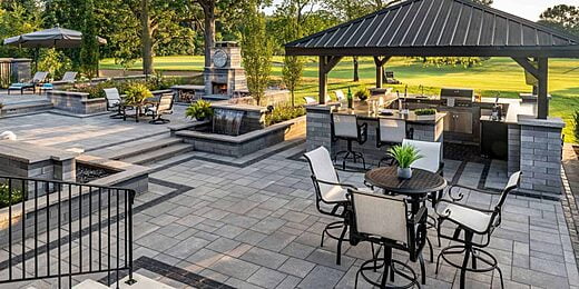 Modern Outdoor Living Space